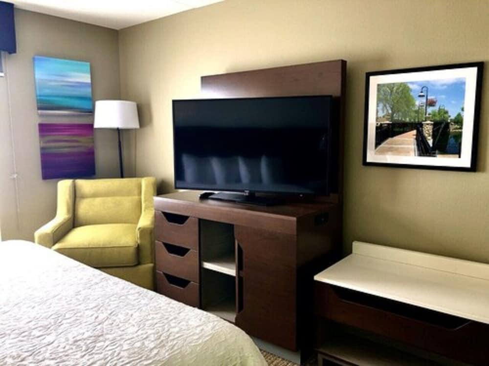 Hampton Inn Mchenry McHenry Exterior foto